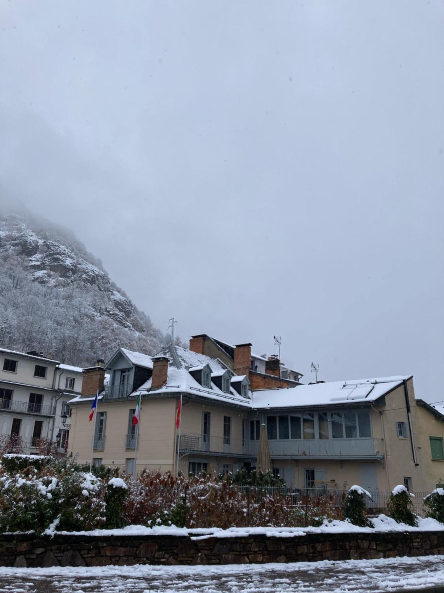 Le 41 Avenue Foch Otel Bagnères-de-Luchon Dış mekan fotoğraf